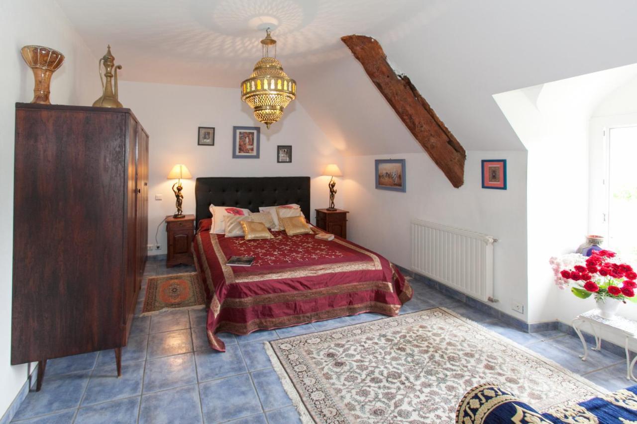 Chambres D'Hotes - Les Palmiers Corseul Exterior photo